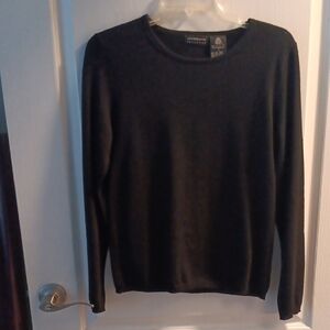 Liz Claiborne Women's Black Crewneck Sweater, Soft